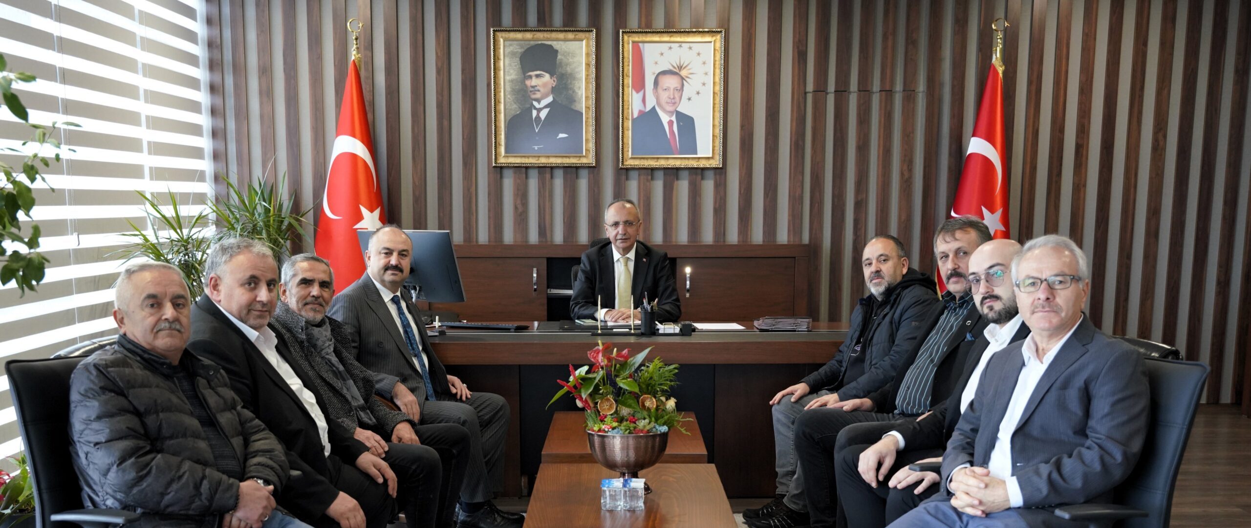  Başkan Mehmet Özdil ve Yönetimi, Kaymakam Yüksel Çelik’e Hayırlı Olsun Ziyaretinde Bulundu